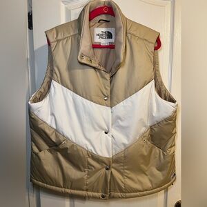 The North Face White and Tan Color-Blocked Women’s Vest XXL